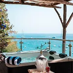 Elegant With Sea View Balcony In Alojamento de Acomodação e Pequeno-almoço 4*