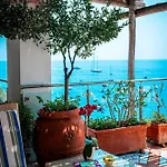 Alojamento de Acomodação e Pequeno-almoço Elegant With Sea View Balcony In 4*