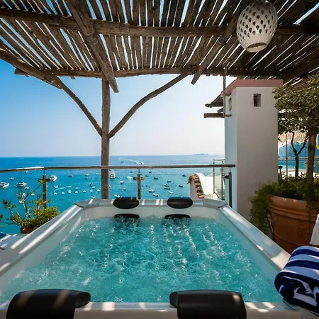 Alojamento de Acomodação e Pequeno-almoço Elegant With Sea View Balcony In