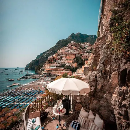Elegant With Sea View Balcony In