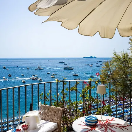 Bed and breakfast Elegant With Sea View Balcony In