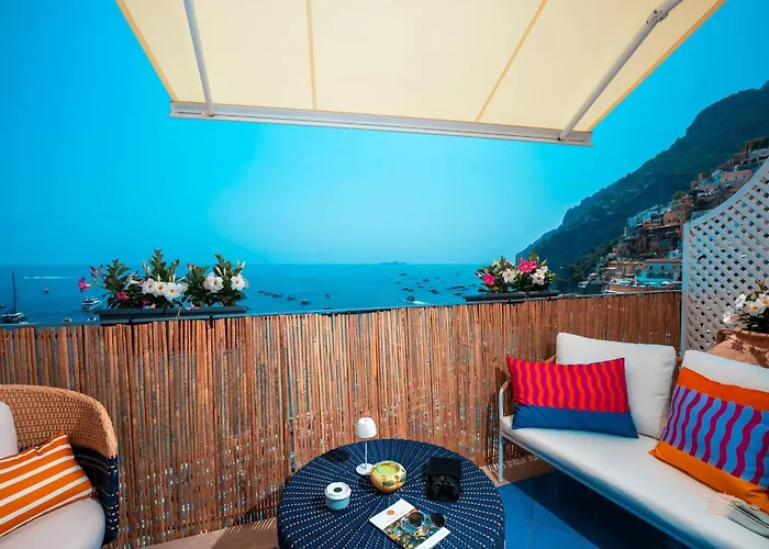 Elegant Suite With Sea View Balcony In Positano